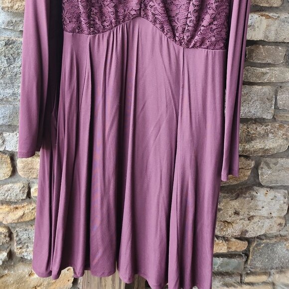 Torrid Purple Lace Skater Dress Midi NWT - Picture 2 of 2